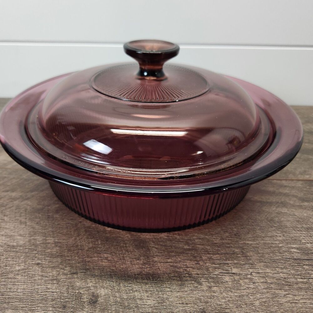 Vtg Corning Visions Cranberry V 32 B Ribbed 1.5 QT With Lid Dish 10” Diameter